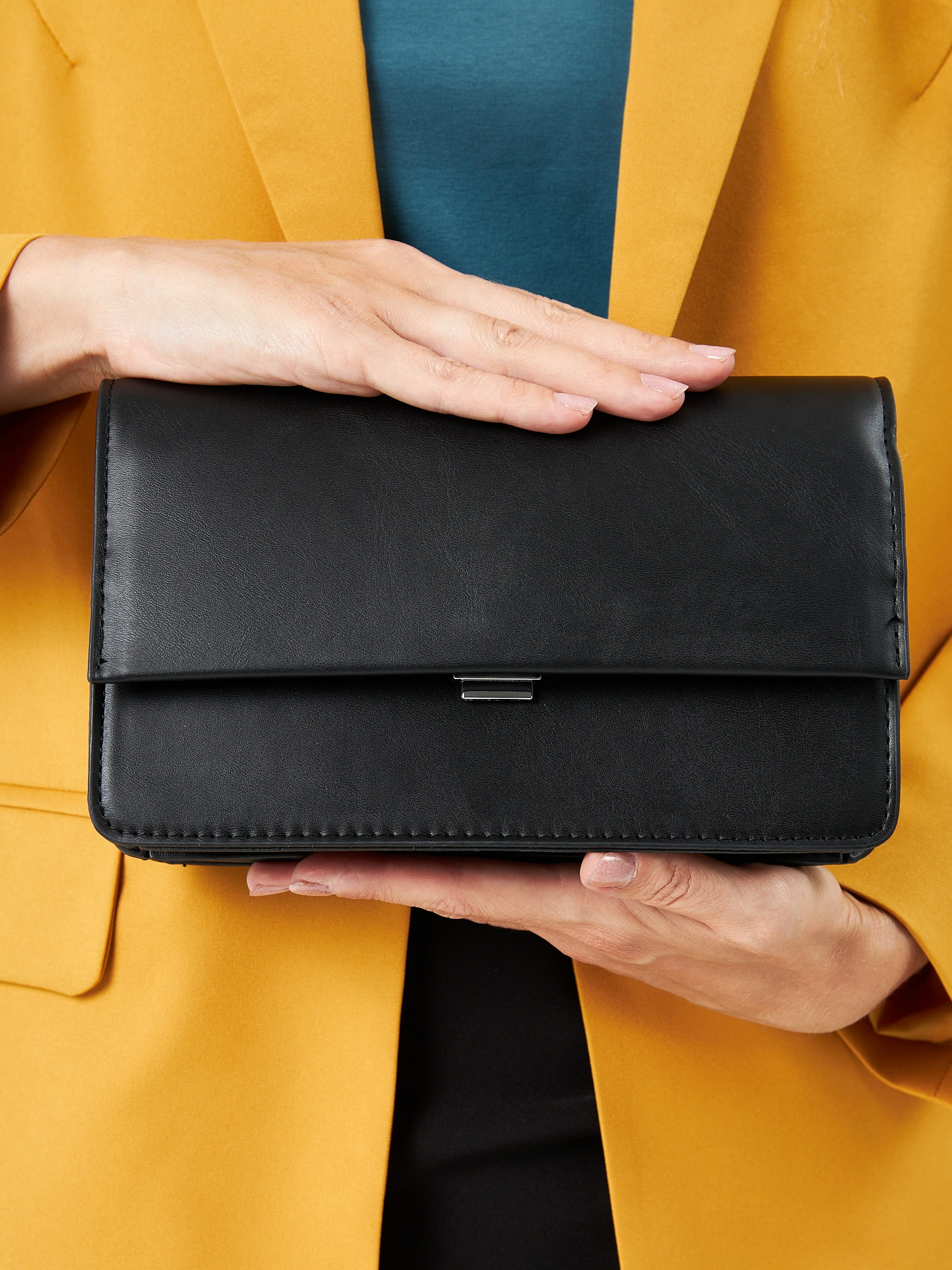 Сумка DDA CR-2110BK черный - купить 3090