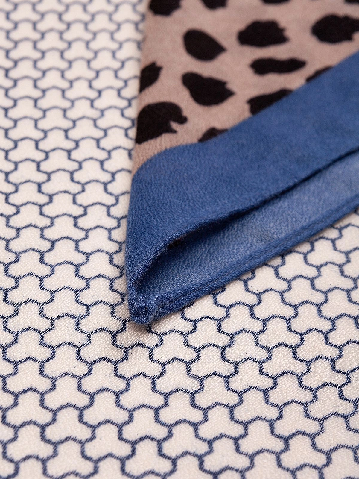 Палантин LABBRA LDR27-415-03 бежевый - купить 4990