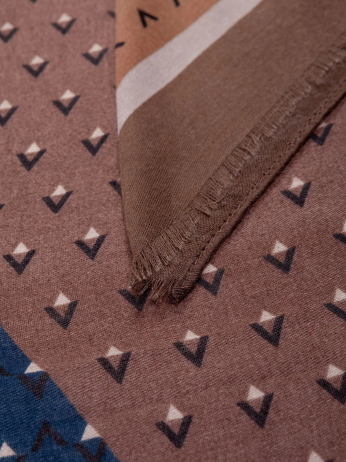 Палантин LABBRA LG33-272-03 бежевый - купить 4990